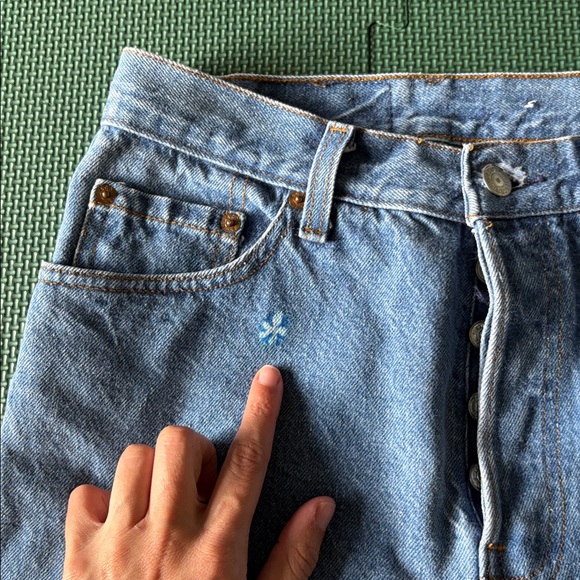 VTG 501 Levi's Women's High Rise Light Blue Jeans Size 26 Waist - Picture 4 of 14